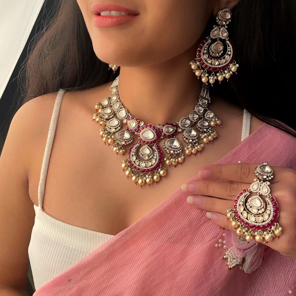 Luxury & Beautiful Riya Choker Set